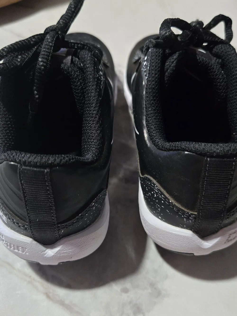 Black Kids NIKE baseball Cleats - Picture 4 of 9